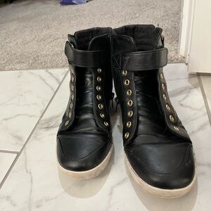 Black leather sneakers. GUC